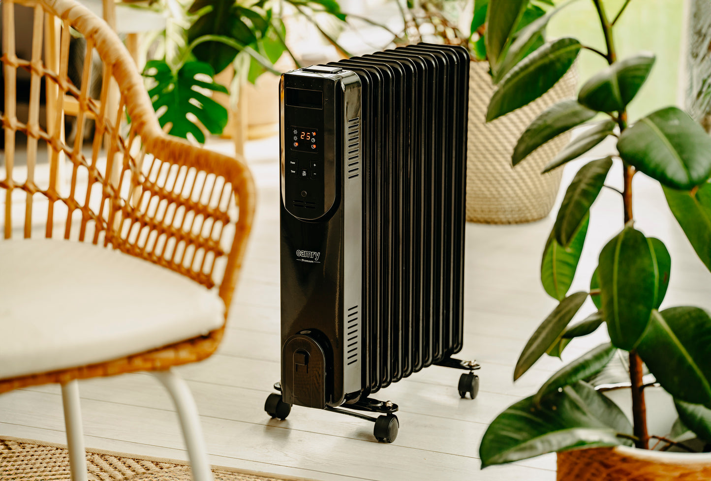 Camry CR 7813 Oil-filled LED radiator with remote control 11 ribs 000103