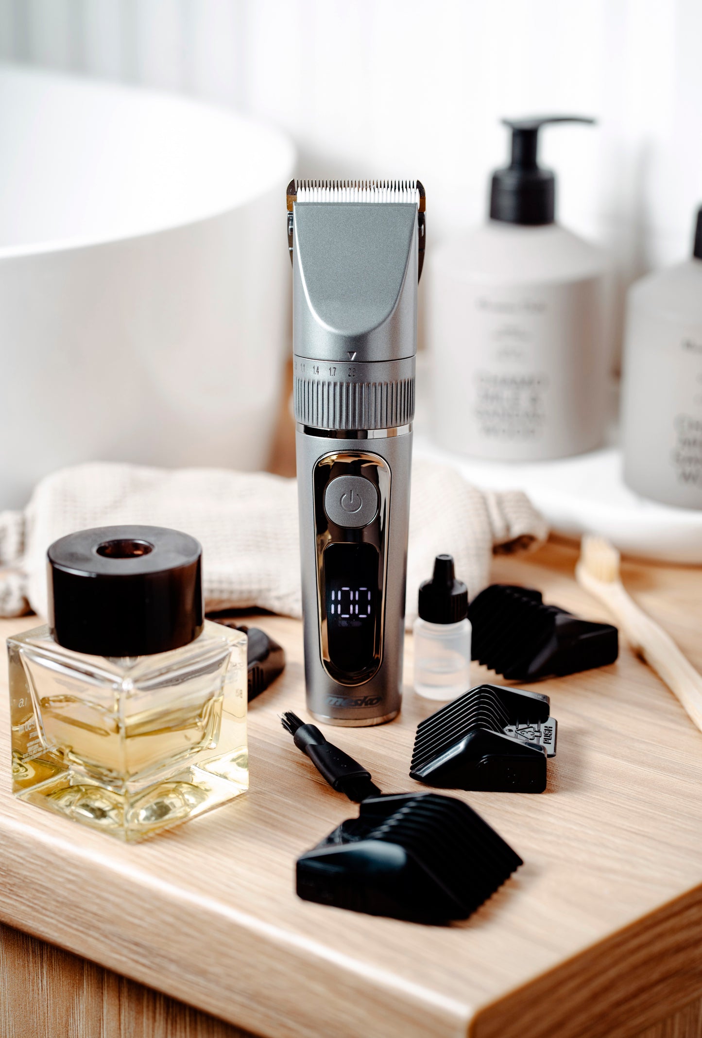 Mesko MS 2843 Hair clipper with LCD 000999