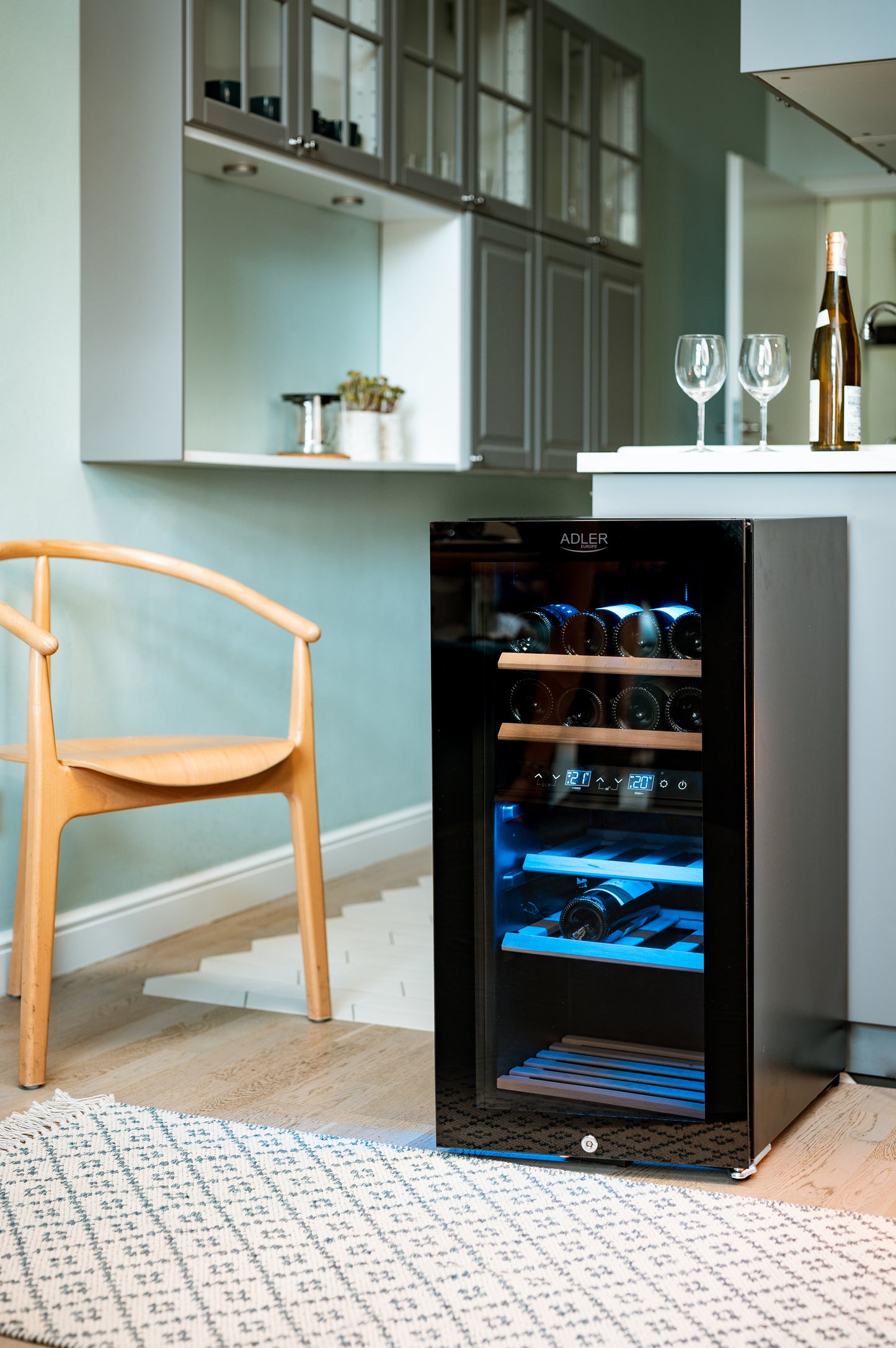 Adler AD 8080 Wine cooler 60L Dual cooling zone 00047