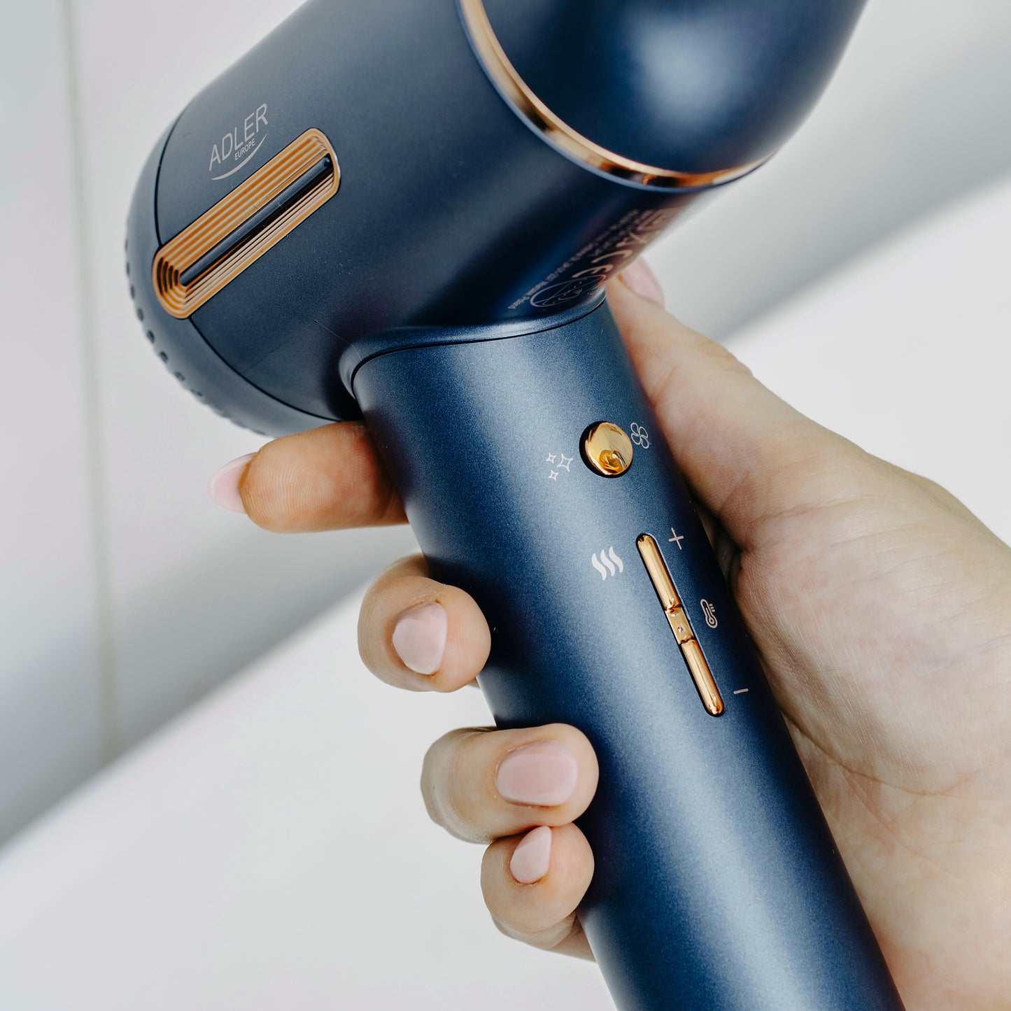 Adler AD 2271 SUPERSPEED hair dryer - Brushless motor 110,000 RPM - 00060