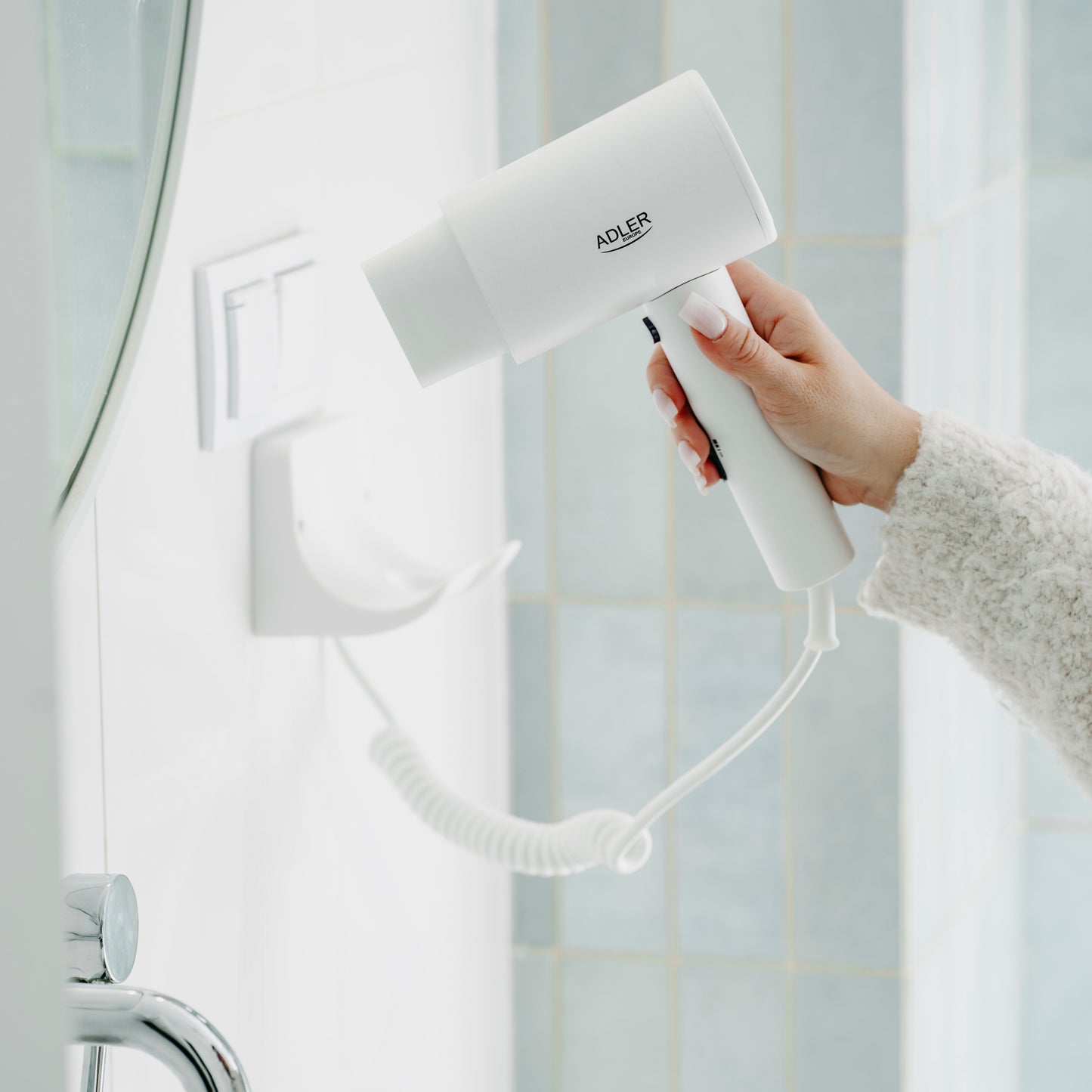 Adler AD 2285 white Hair Dryer - Wall-Mount