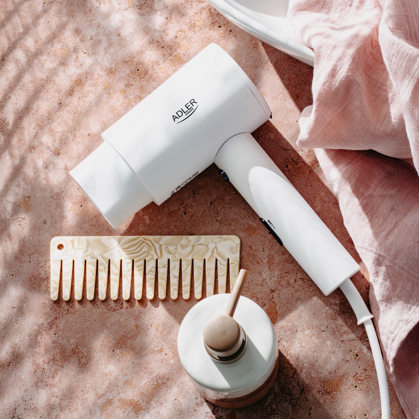 Adler AD 2285 white Hair Dryer - Wall-Mount