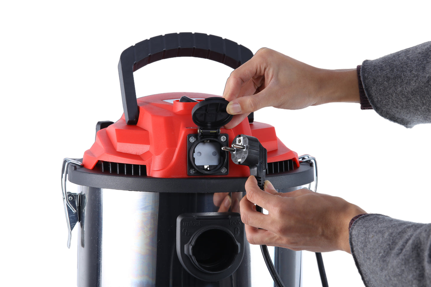 Camry CR 7045 Professional industrial vacuum cleaner with tool socket -00103